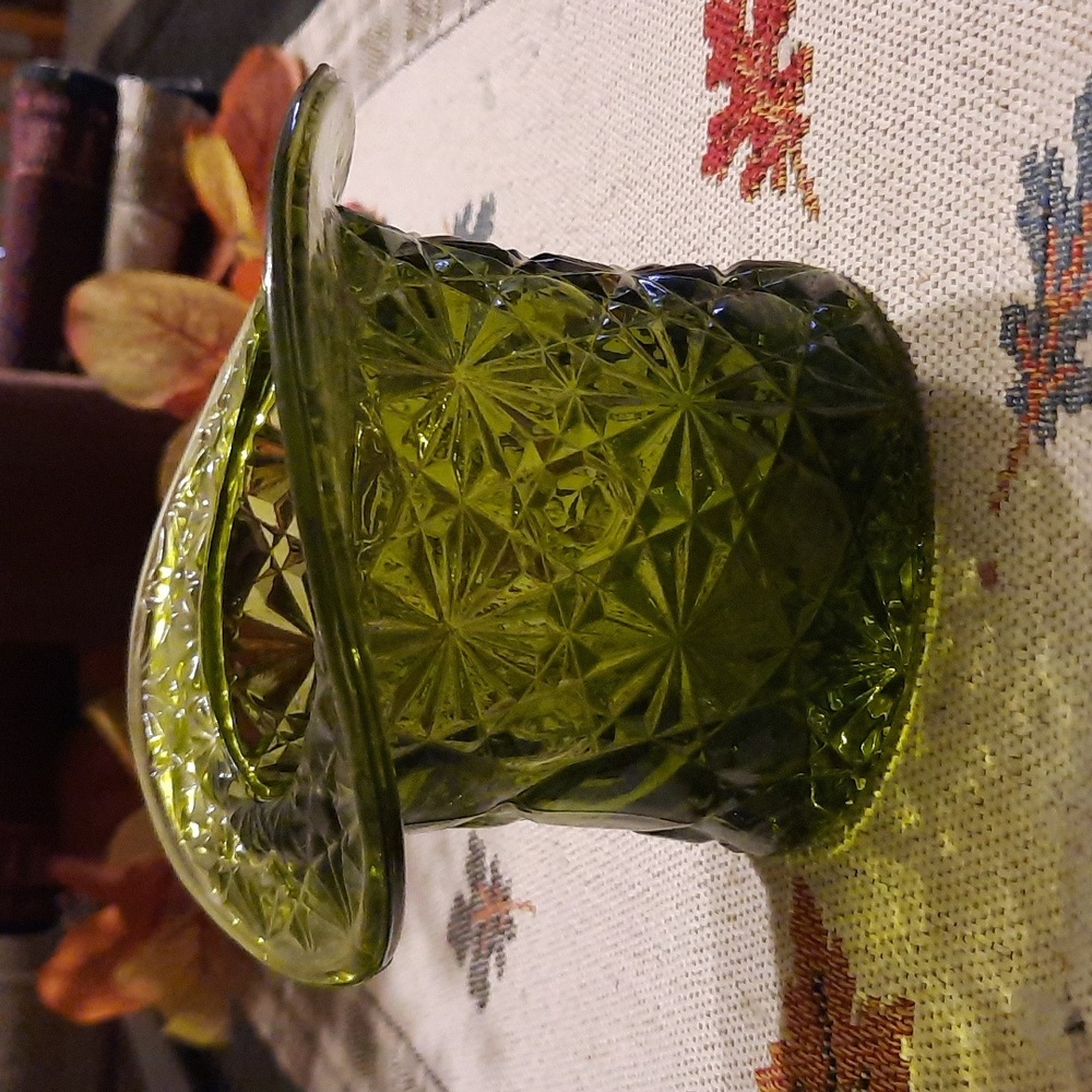 Vintage tiara hat bowl
